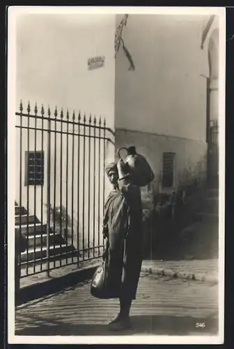 AK Orientalischer Wasserträger in einer Strasse