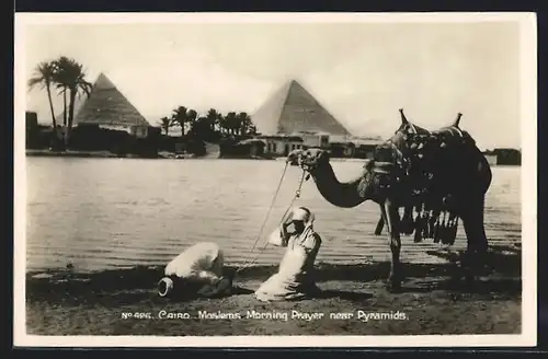 AK Cairo, Moslems Morning Prayer near Pyramids