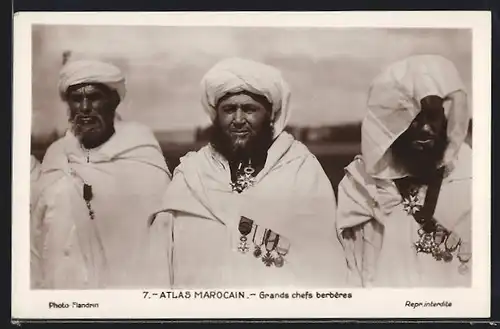 AK Atlas Marocain, Grands chefs berbers, Araber mit Orden