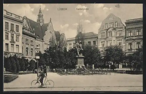 AK Lübeck, Radfahrer auf dem Geibelplatz