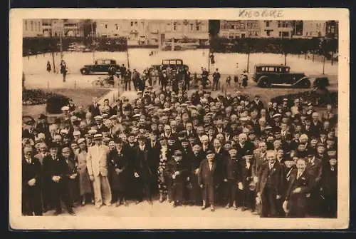 AK Knocke, Dag der Ouderlingen, Onze Oudjes met de komitetsleden op de Groote Markt, 1937