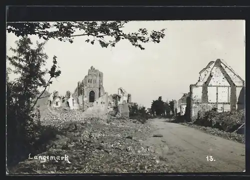 AK Langemark, Strasse mit Ruinen