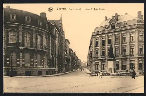 AK Louvain, Rue Leopold et Statue de Juste-Lipse