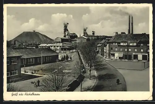 AK Hückelhoven, Strassenpartie mit Cafe Holz und Metzgerei Eichhorn, Im Hintergrund Kohlebergwerk