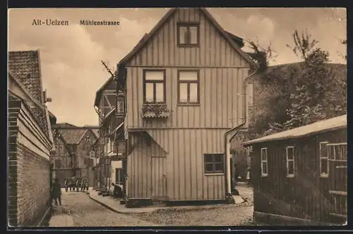 AK Alt-Uelzen, Mühlenstrasse mit Anwohnern