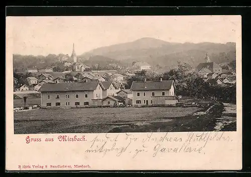 AK Miesbach, Ortspartie mit hügeliger Landschaft