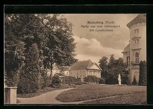 AK Rheinsberg i. Mark, Partie aus dem Schlosspark mit Cavalierhaus