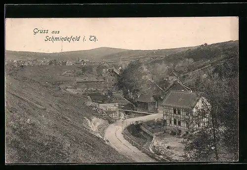 AK Schmiedefeld /Th., Ortsansicht mit Strasse aus der Vogelschau