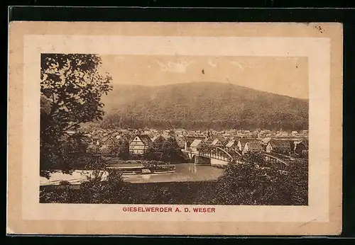 AK Gieselwerder a. d. Weser, Blick über die Brücke auf die Stadt