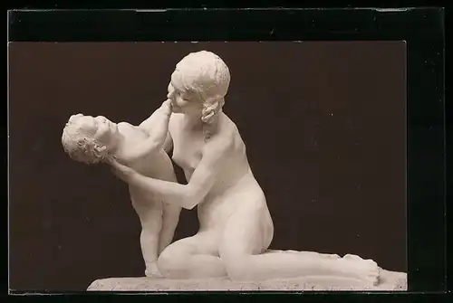 AK Die Skulptur Muttersfreude