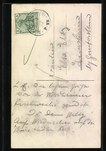 AK Junge Frau mit imposantem Hut und Feder darauf