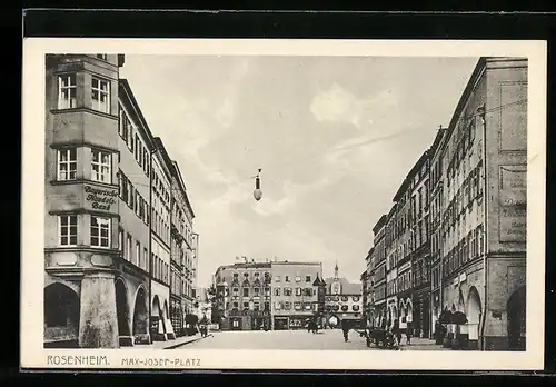 AK Rosenheim, Max-Josef-Platz mit Blick auf bayrische Handelsbank
