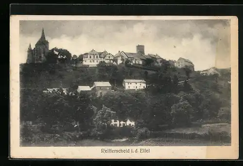 AK Reifferscheid i. d. Eifel, Ortsansicht auf dem Berg