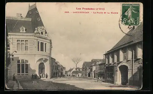 AK Lannemezan, La Place et la Mairie