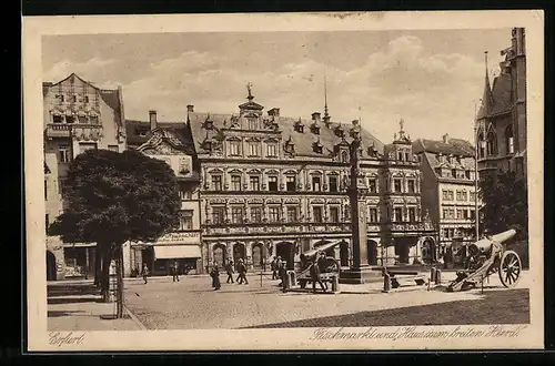 AK Erfurt, Fischmarkt und Haus zum breiten Herd mit Geschäft und Denkmal