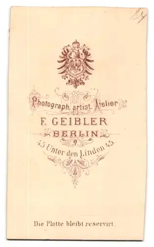 Fotografie F. Geibler, Berlin, Portrait preussischer Eisenbahner in Uniform mit Ordenspange