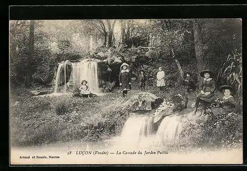 AK Lucon, La Cascade du Jardin Public