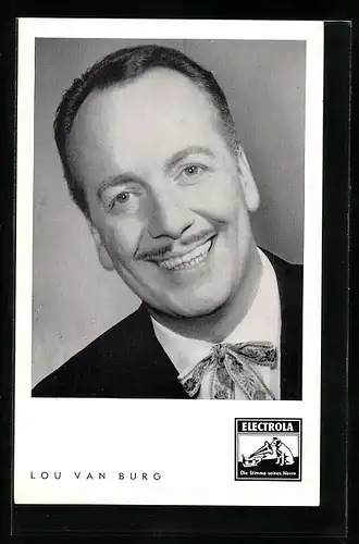 AK Musiker Lou van Burg in die Kamera lächelnd