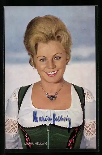 AK Musikerin Maria Hellwig in Heimattracht mit Autogramm