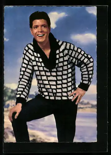 AK Musiker Cliff Richard mit strahlendem Lächeln