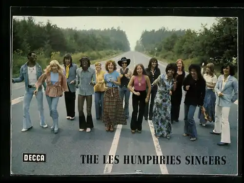 AK Gesangsgruppe The Les Humphries Singers laufen auf der Strasse