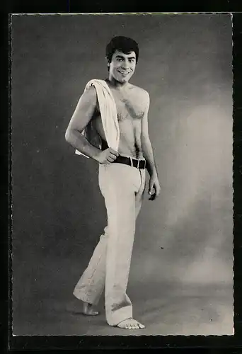 AK Musiker Roy Black mit nacktem Oberkörper