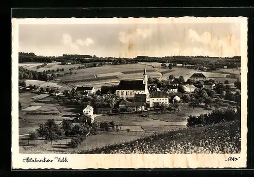 AK Holzkirchen /Ndb., Ortspartie mit Kirche
