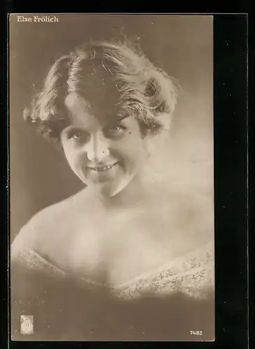AK Schauspielerin Else Fröhlich, Portrait mit Blick in die Kamera