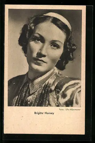 AK Schauspielerin Brigitte Horney mit Haarreif