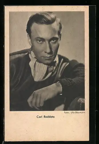 AK Schauspieler Carl Raddatz, Portrait im Pullover