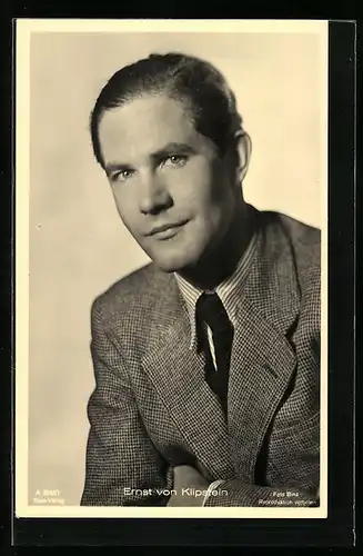 AK Schauspieler Ernst von Klipstein im Anzug ernst schauend