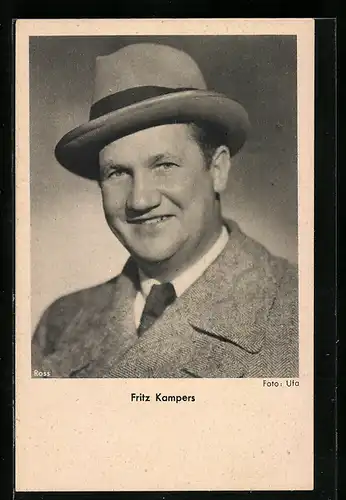 AK Schauspieler Fritz Kampers, Portrait mit Hut und Mantel