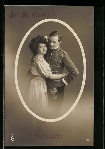 AK Szene aus der Operette Ein Herbstmanöver, Tanzend sich wiegen...