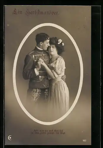 AK Szene aus der Operette Ein Herbstmanöver, Ach wie so gut das tut...