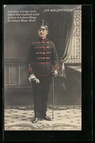 AK Darsteller in Uniform in der Operette Ein Walzertraum