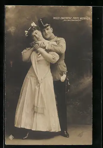 AK Operette Ein Walzertraum, Schauspieler Fritz Werner und Schauspielerin Mizzi Zwerenz liegen sich in den Armen