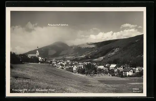 AK Fulpmes im Stubaital, Ortstotale mit der Kirche, Blick zum Patscherkofl