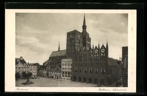 AK Stralsund, Rathaus und Nikolaikirche mit Denkmal