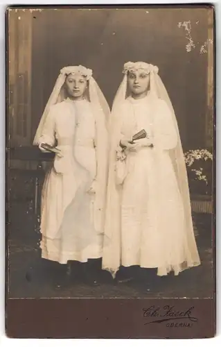 Fotografie Ch. Jaeck, Obernai, zwie junge Mädchen in weissen Kleidern mit Schleier zur Kommunion