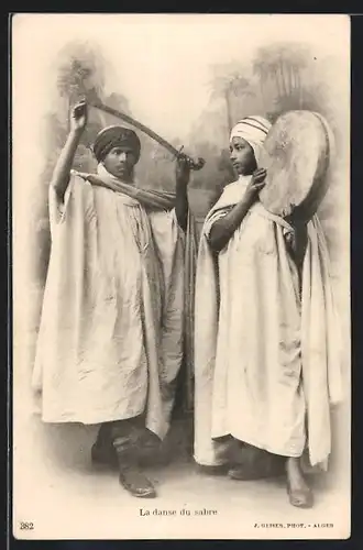 AK La danse du sabre, arabischer Musiker mit Tam-Tam