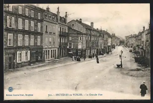 AK Bruyères-en-Vosges, La Grande Rue, Strassenpartie