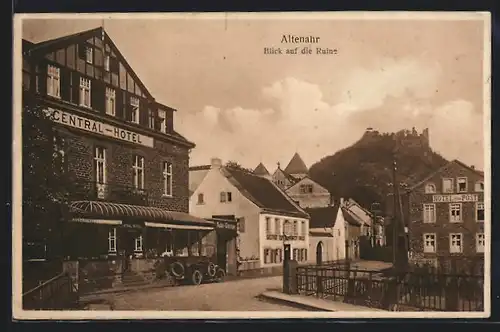 AK Altenahr, Hotels Post & Central mit Blick auf die Ruine