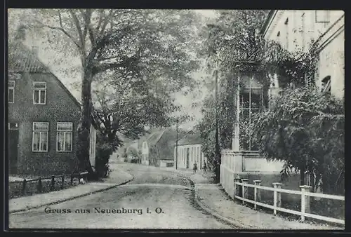 AK Neuenburg i. O., Strassenpartie mit Bürgerhäusern