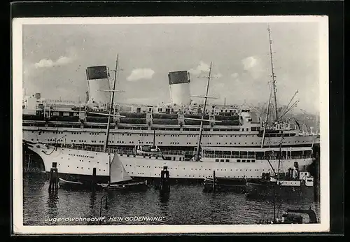 AK Segelschiff Hein Godenwind, Jugendwohnschiff