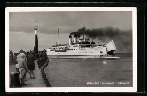 AK Warnemünde, Fährschiff Schwerin