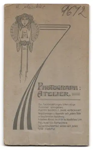 Fotografie Photograph Atelier, Potsdam, Brandenburgerstrasse 30, Junge im Kostüm mit Horn