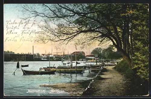 AK Neustadt i. H., Schiffe am Hafen