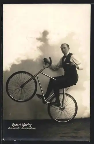 AK Kunstradfahrer Robert Hartig auf seinem Fahrrad