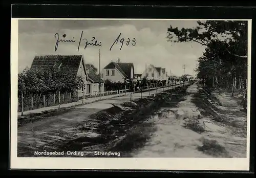 AK Ording, Nordseebad, Strasse Strandweg mit Bäumen