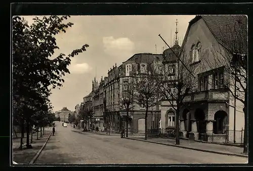 AK Weisswasser /O.-L., Bautzener Strasse mit Passanten